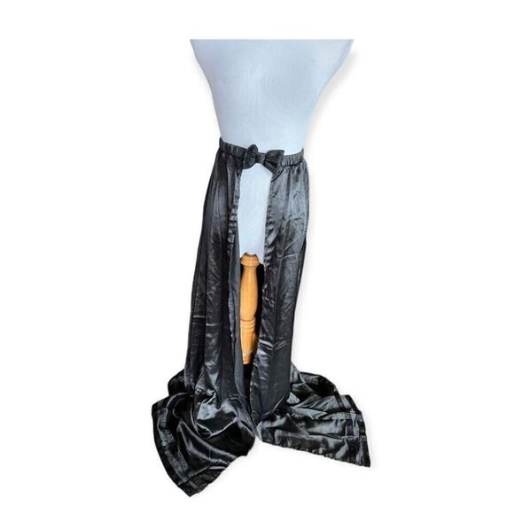 NWT Womens Zenaida Drape Open Shimmer Trim Cape Skirt - Sz S - Picture 1 of 2